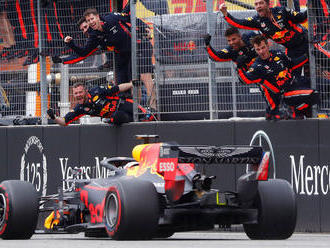Šialenú VC Nemecka vyhral Verstappen. Mercedes zažil namiesto osláv pohromu