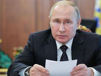 Putin rozšíril udeľovanie občianstva na všetkých v Doneckej a Luhanskej oblasti