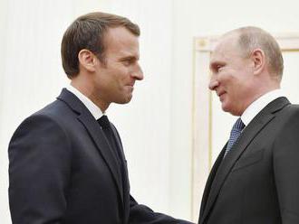 Putin a Macron vyzvali na zjednotené úsilie na záchranu iránskej jadrovej dohody