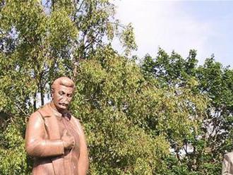 Putinova komisia kritizuje stavanie pomníkov Stalinovi