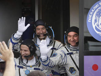 K ISS mieri nová trojčlenná posádka