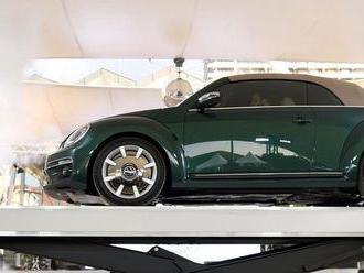 VW Beetle: Svet sa lúči s Chrobákom. V Mexiku vyrobili posledný kus