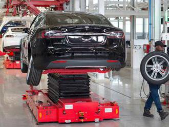 Tesla: Viac vyrábať rovná sa viac prerábať. Platí to aj pre druhý štvrťrok