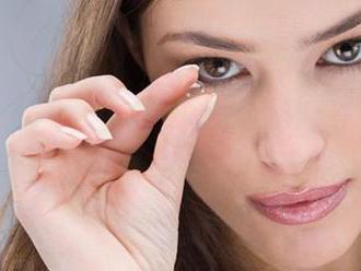 Ako sa starať o kontaktné šošovky v lete
