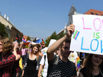 Dúhový Pride a pochod Hrdí za rodinu spôsobia v sobotu dopravné obmedzenia, varuje polícia