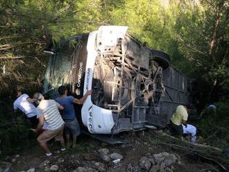 Horor na dovolenke v Turecku: VIDEO Autobus s Poliakmi skončil v priekope, medzi zranenými sú aj det