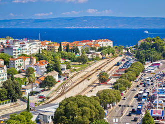 Chorvátsko vlakom: Takto sa dostanete k slovenskému moru najpohodlnejšie