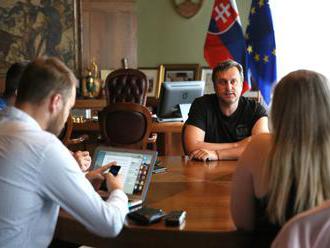 Porušenie volebných pravidiel by malo byť trestné, tvrdí v rozhovore predseda parlamentu Andrej Dank
