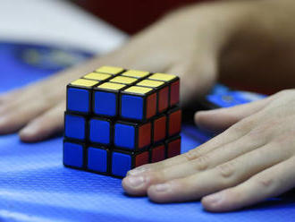 Umelá inteligencia sa sama naučila riešiť Rubikovu kocku, na poskladanie potrebovala len sekundu