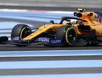 McLaren sa stal lídrom „stredu poľa“, v strede sezóny F1 má skoro toľko bodov ako za cel