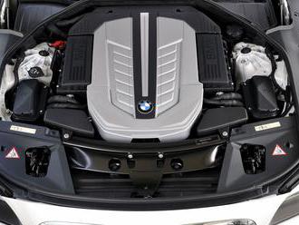 Ani BMW spaľovacie motory nezatracuje. Nafte tipujú 20 a benzínu 30 rokov