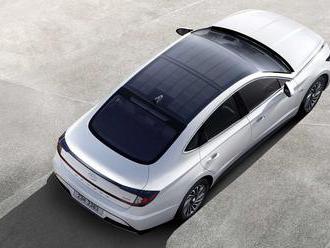 Hyundai Sonata hybrid dobije slnko na 1300 km. Žiaľ ročne...