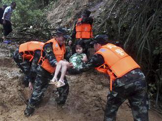 Video: Čínu sužujú prírodné katastrofy, záplavy a tajfún Lekima si vyžiadali stovky obetí
