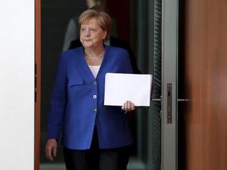 Merkelová bude s Johnsonom rokovať o brexite, odchod Británie má prebehnúť čo najhladšie