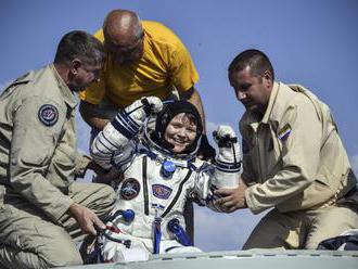 NASA preveruje údajný prvý zločin vo vesmíre, astronautka sa prihlásila do bankového účtu manželky