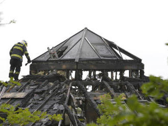 Policie vyšetřuje požár Krejčířovy vily jako obecné ohrožení