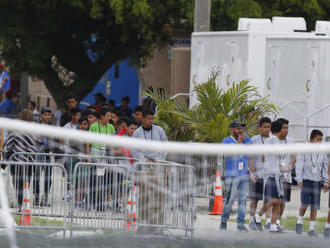Vláda USA chce migranty s dětmi zadržovat neomezeně dlouho