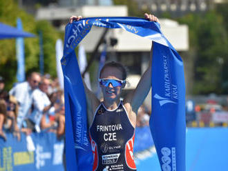 Triatlonistka Frintová obhájila vítězství v závodu SP ve Varech