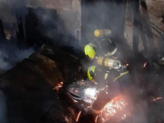 Dvě jednotky pražských hasičů zlikvidovaly dvěma proudy vody požár zahradního domku v ulici…