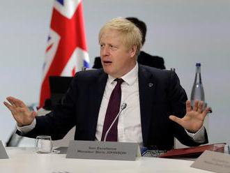 Šance, že Británie opustí EU s dohodou se zvyšuje, oznámil na summitu G7 Johnson - Aktuálně.cz
