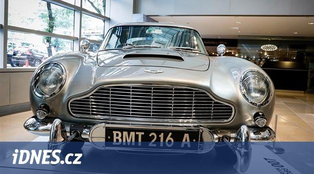 Auto po Bondovi prodáno za 149 milionů. I s olejovou skvrnou