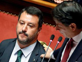 Salviniho sen o moci sa rozplýva