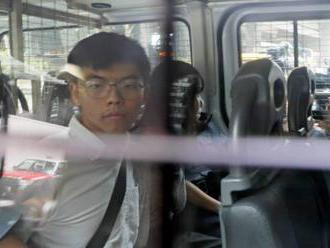 Hongkonských aktivistov prepustili na kauciu, ich zatknutie vyvolalo medzi demonštrantmi pobúrenie