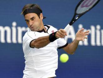 Video: Roger Federer postúpil na US Open do osemfinále, Evansovi nedal žiadnu šancu