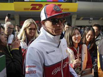 Räikkönen zažil v Belgicku nepríjemný incident, dostal sa do konfliktu s opitým fanúšikom