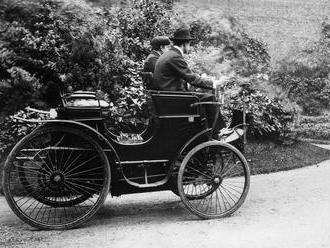 Absurdní pokusy změnit běh dějin připomínají, jak složité byly začátky aut