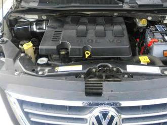 K mání je vzácný propadák VW s motorem 4,0 V6, v Evropě jich je jen pár