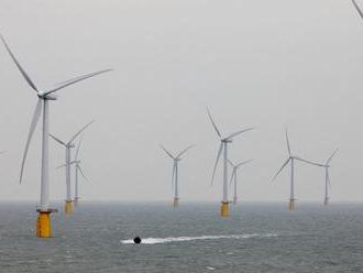 Dánsko otvorilo najväčší škandinávsky veterný park na mori