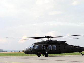 Na letisku Sliač dnes pristáli ďalšie dva nové vrtuľníky Black Hawk
