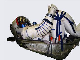Nové skafandre neumožnia vykonávať Gagarinov rituál. Močenie na koleso autobusu