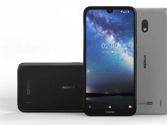 Nokia má výborný mobil za stovku. S výrezom v displeji a najnovším Androidom