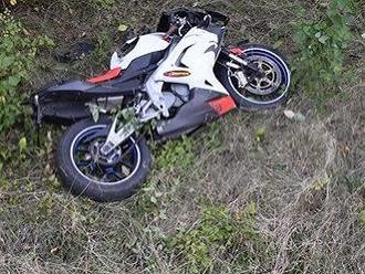 Hrôzostrašná nehoda v Leviciach: FOTO Riskantná jazda motorkára, amputovalo mu ruku