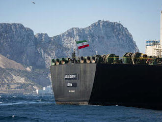 VIDEO Americká snaha vyšla navnivoč: Iránsky supertanker vyplával do medzinárodných vôd