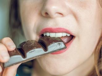Ľudia, ktorí často konzumujú čokoládu, majú netušenú zdravotnú výhodu