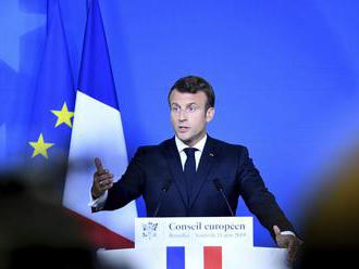 Rokovania o írskej poistke nie sú možné, tvrdí Macron pred stretnutím s Johnsonom