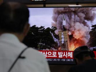 Severná Kórea opäť testovala dve rakety krátkeho doletu, leteli stovky kilometrov