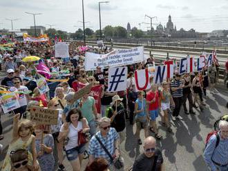 Video: Tisíce ľudí protestovali proti rasizmu, vo voľbách v Sasku sa obávajú krajnej pravice