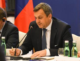 Slovensko sa má od Rakúska stále čo učiť, vyhlásil Danko na stretnutí s Vondráčkom a Sobotkom