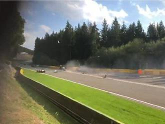 Video: Preteky F2 v belgickom Spa-Francorchamps poznačila hrôzostrašná nehoda, zahynul Anthoine Hube