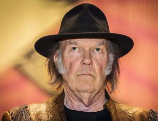 Neil Young zverejnil skladbu Rainbow of Colors
