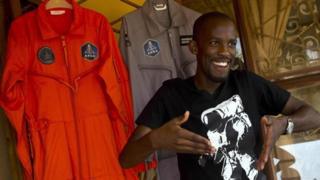 Zomrel Mandla Maseko, ktorý mal ísť ako prvý africký astronaut do vesmíru