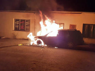 Noční požár osobního auta v Táboře způsobil škodu 60 tisíc korun