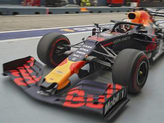 První trénink F1 v Singapuru patřil Verstappenovi, Bottas boural