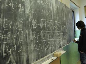 Rezort školstva chce diskutovať o povinnej maturite z matematiky