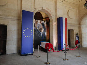 Francúzi sa verejne v Paríži lúčili s Jacquom Chiracom