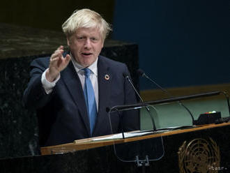 Boris Johnson odmieta obvinenia z obťažovania novinárky